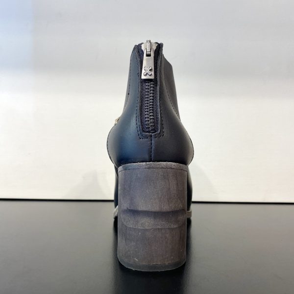 Petit boot noir