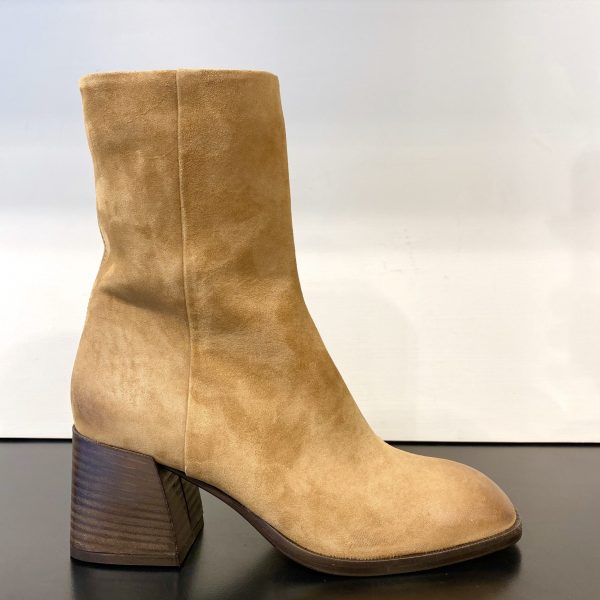 Lanny Boot Camel