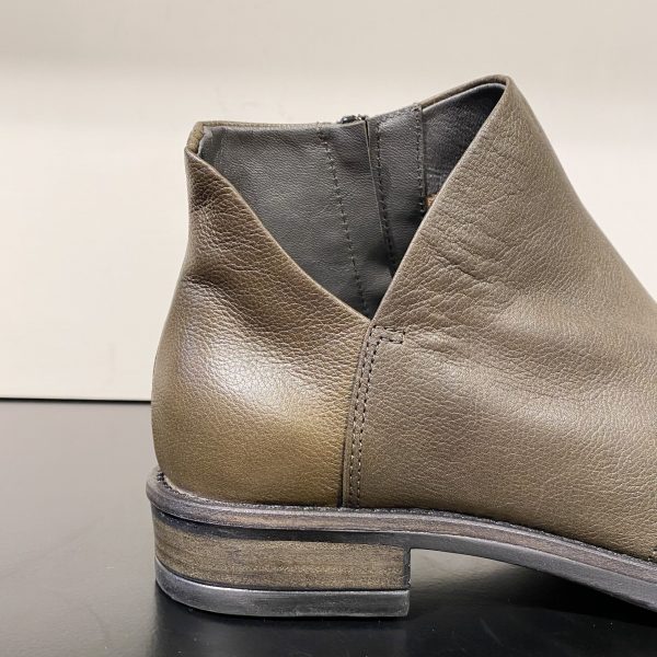 V Green Boots