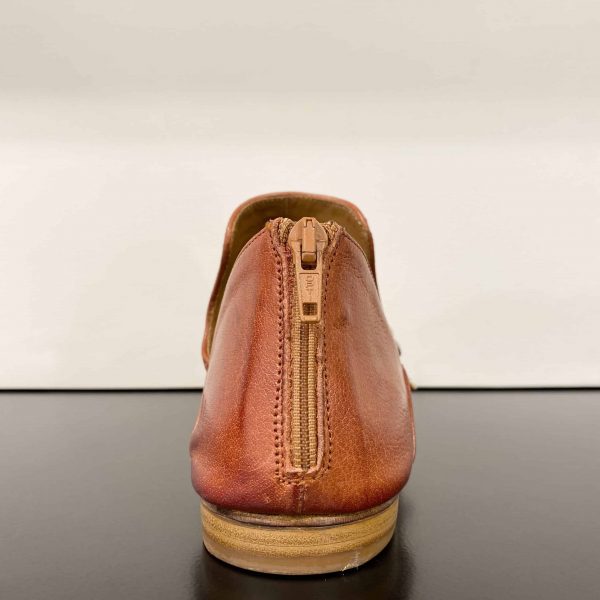 Jūshi Shoe
