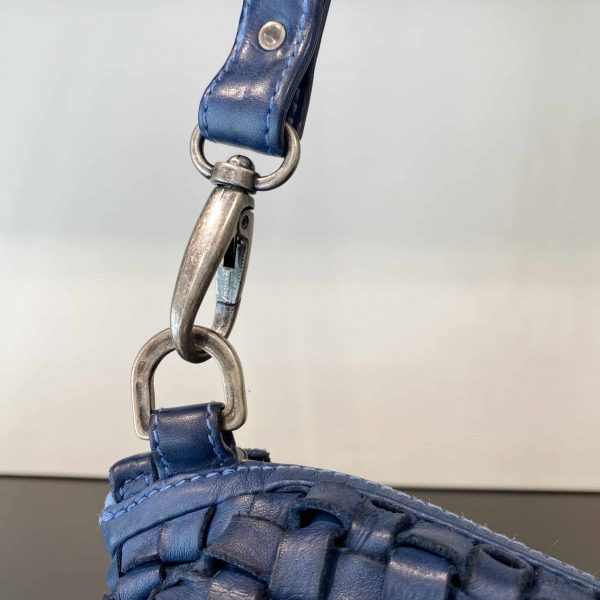 Tangle Blue