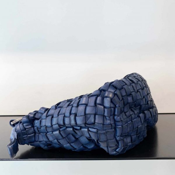Tangle Blue