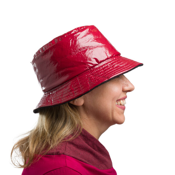 Chapeau Imperméable Rouge | DIEGO ZORODDU