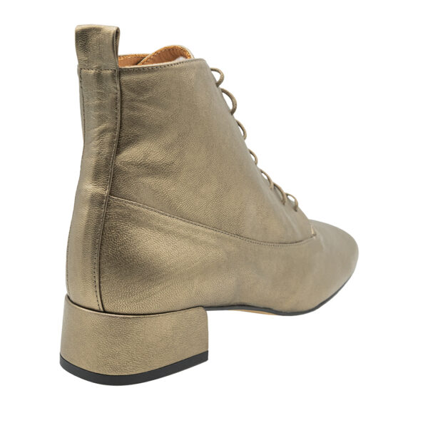 Bronze Boots | DIEGO ZORODDU