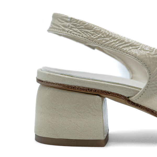Chanel Vernice Crema | DIEGO ZORODDU