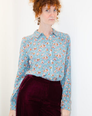 camicia fiori azzurra