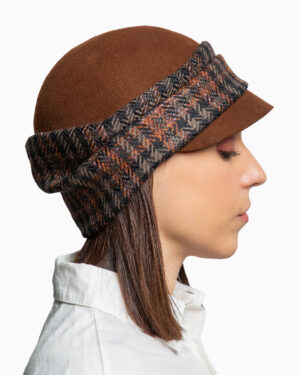 cappello visiera castagna